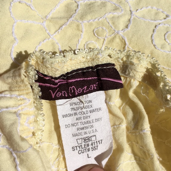 Yellow knee length skirt - Picture 3 of 3